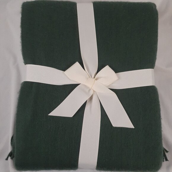 Southern Living Ashford Throw - Picture 2 of 3